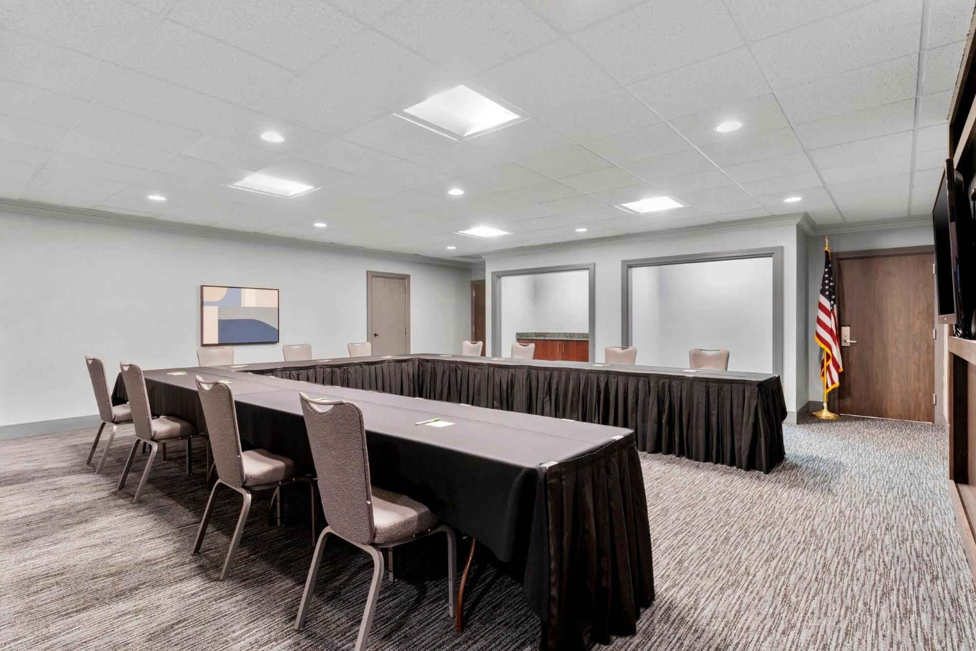 Holiday Inn Dubuque/Galena By Ihg Exteriör bild