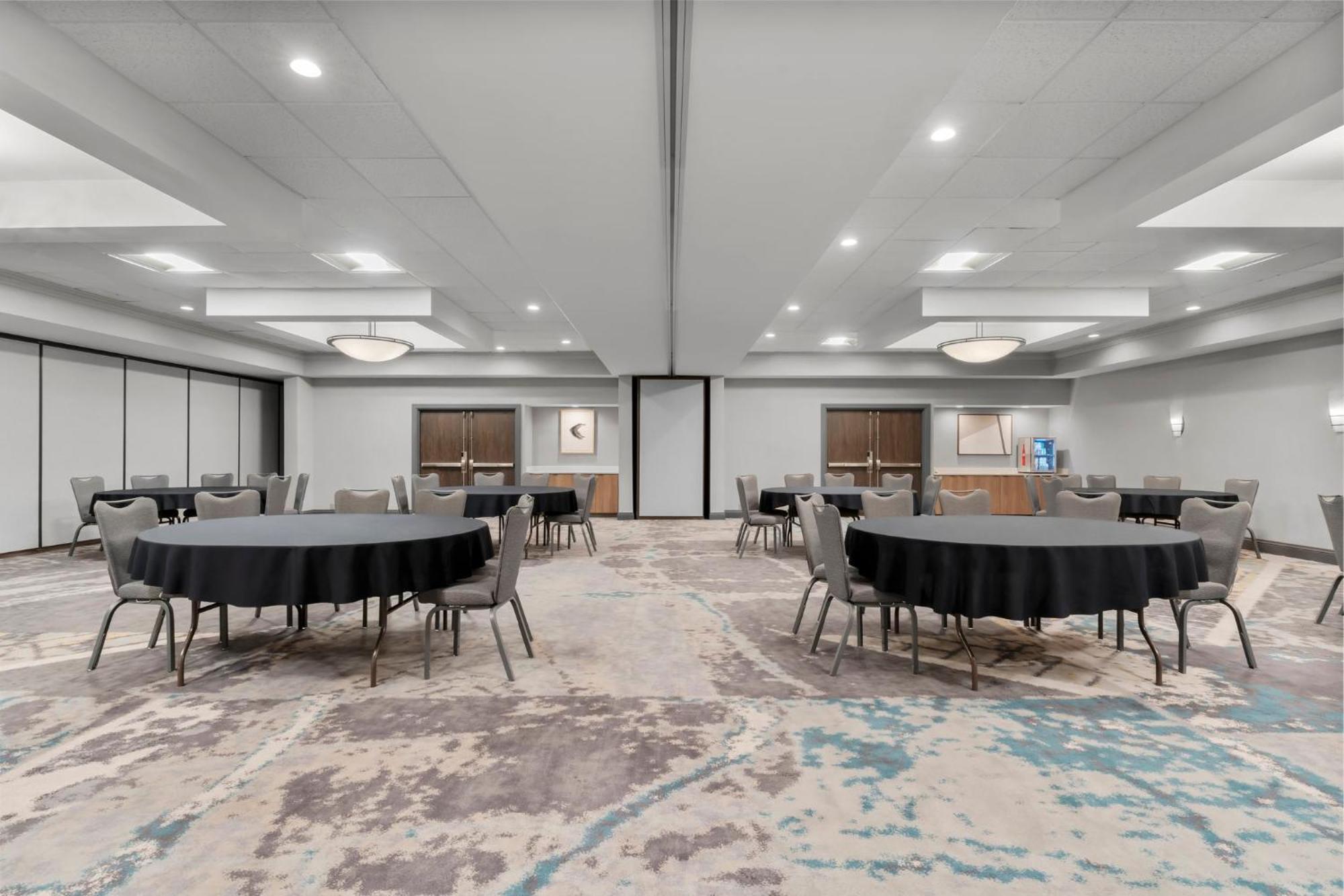Holiday Inn Dubuque/Galena By Ihg Exteriör bild