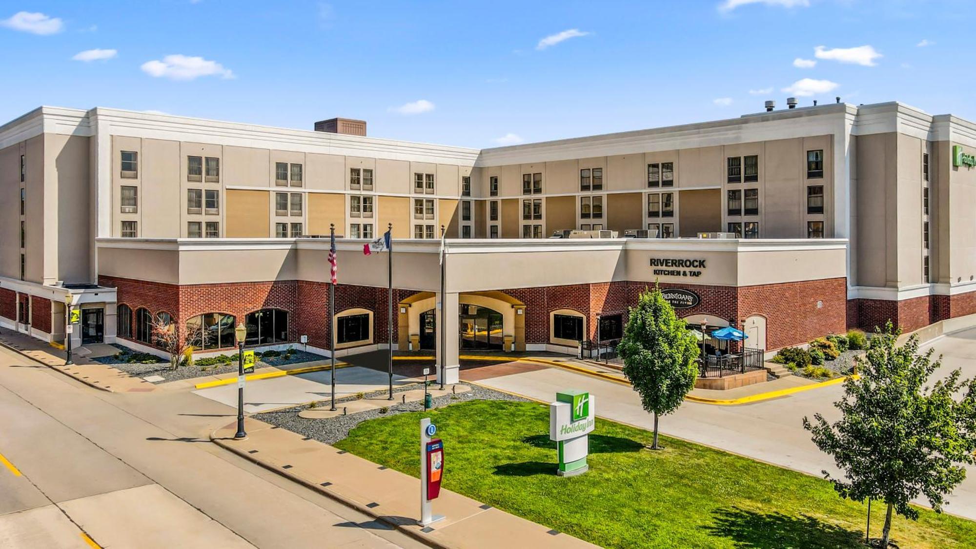 Holiday Inn Dubuque/Galena By Ihg Exteriör bild