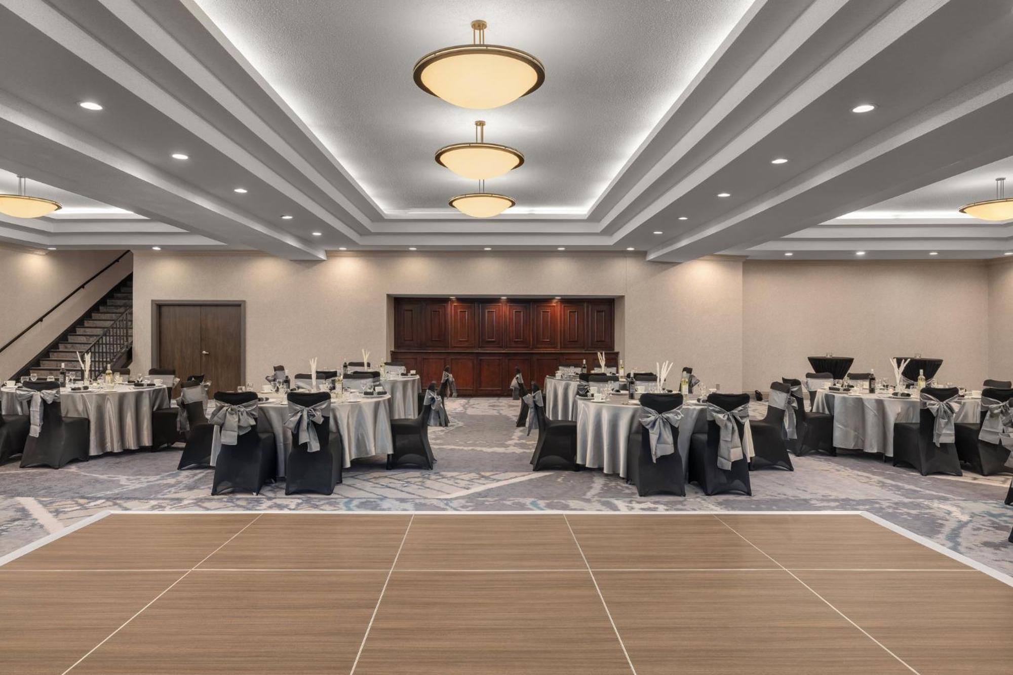 Holiday Inn Dubuque/Galena By Ihg Exteriör bild