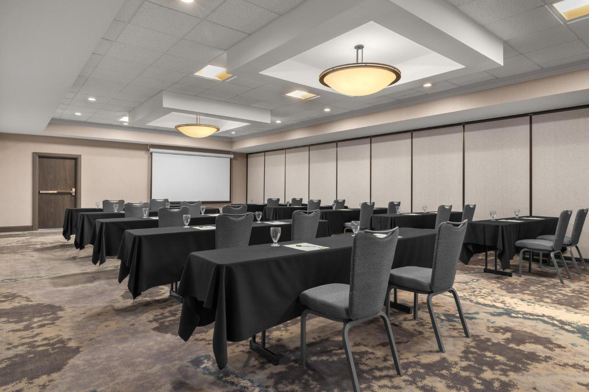 Holiday Inn Dubuque/Galena By Ihg Exteriör bild