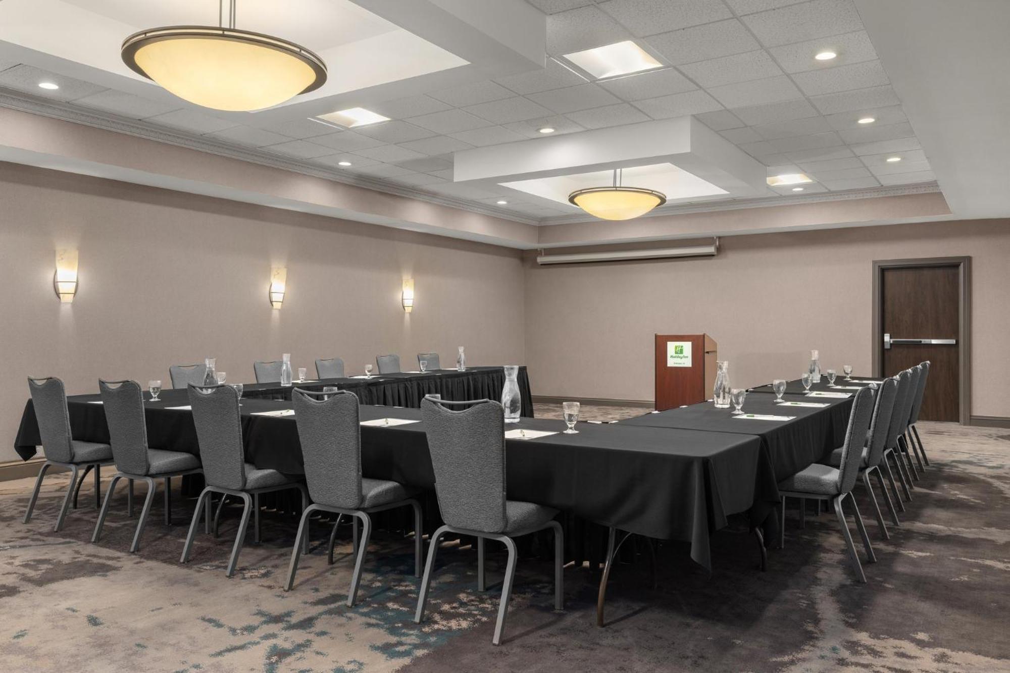 Holiday Inn Dubuque/Galena By Ihg Exteriör bild