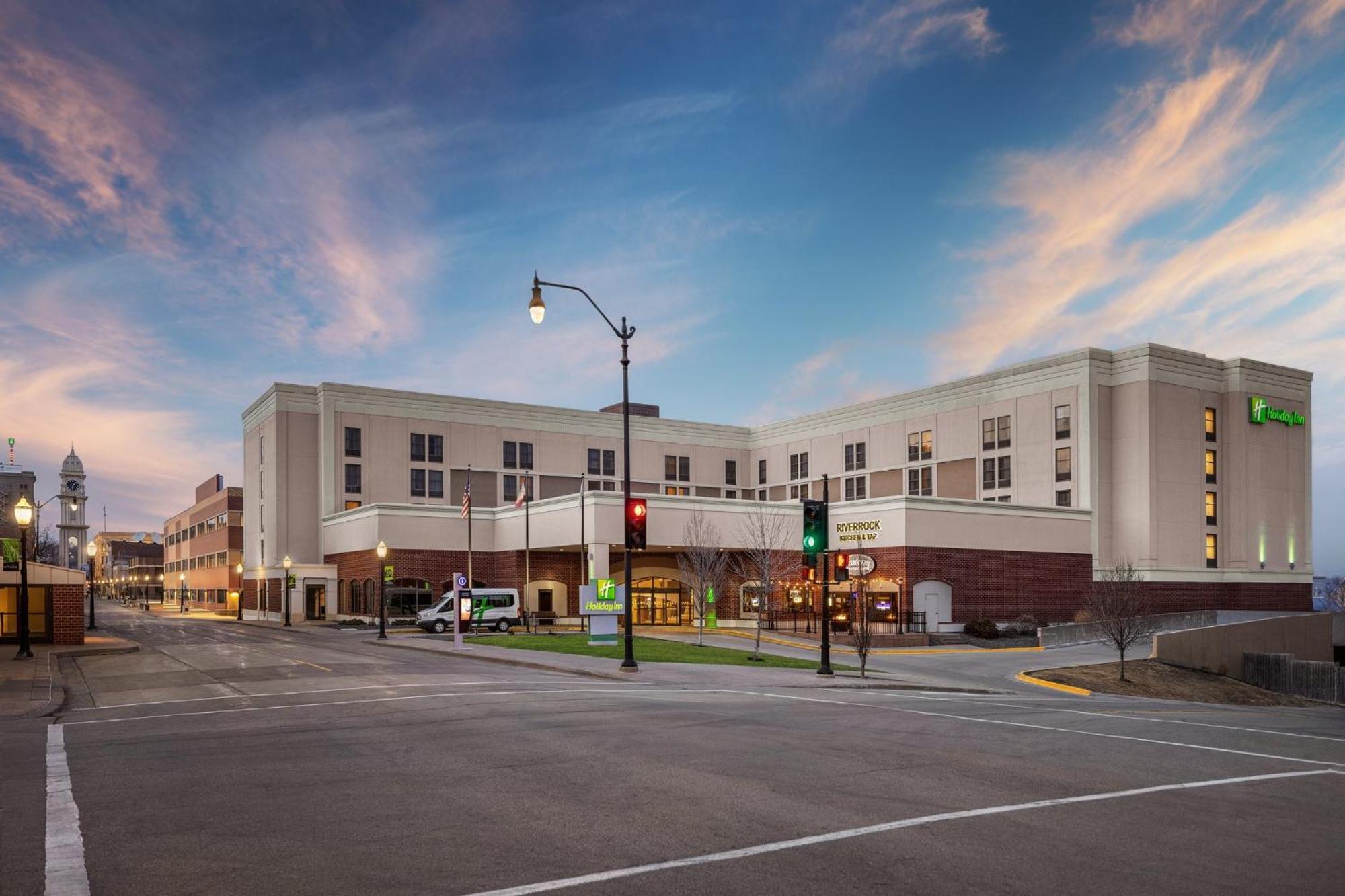 Holiday Inn Dubuque/Galena By Ihg Exteriör bild